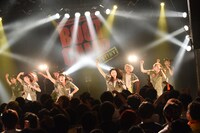 「Cheeky Parade LIVE HOUSE TOUR2015 ～Cheeky Boot Camp～」ライブの様子。