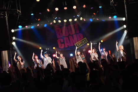「Cheeky Parade LIVE HOUSE TOUR2015 ～Cheeky Boot Camp～」ライブの様子。