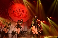 東京女子流「TOKYO GIRLS' STYLE 5th Anniversary LIVE -キラリ☆ into the new world-」の様子。