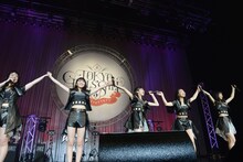 東京女子流「TOKYO GIRLS' STYLE 5th Anniversary LIVE -キラリ☆ into the new world-」の様子。