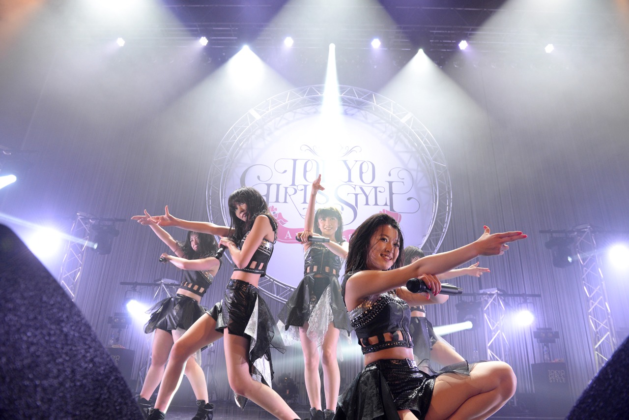 東京女子流「TOKYO GIRLS' STYLE 5th Anniversary LIVE -キラリ☆ into the new world-」の様子。