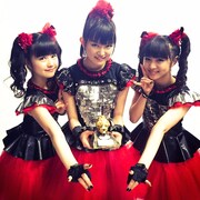 「METAL HAMMER GOLDEN GODS 2015 AWARD CEREMONY」に出席したBABYMETAL。