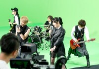 ロッテ「ウェル噛む！プロジェクト」の「ウェル噛む 登場」編CM撮影時の様子。