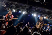 テンペスト竹内（G / LUI FRONTiC 赤羽JAPAN）を迎えたぽわんのパフォーマンスの様子。