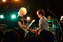 左からテンペスト竹内（G / LUI FRONTiC 赤羽JAPAN）、小原 just begun（B / LUI FRONTiC 赤羽JAPAN）。