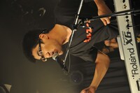 mono（Key）（撮影：佐藤哲郎）