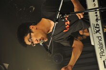 mono（Key）（撮影：佐藤哲郎）