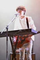 川谷絵音（Vo, G, Syn）