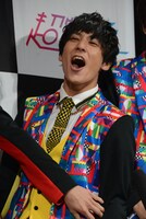 ライブへ向けて気合を叫ぶユースケ。