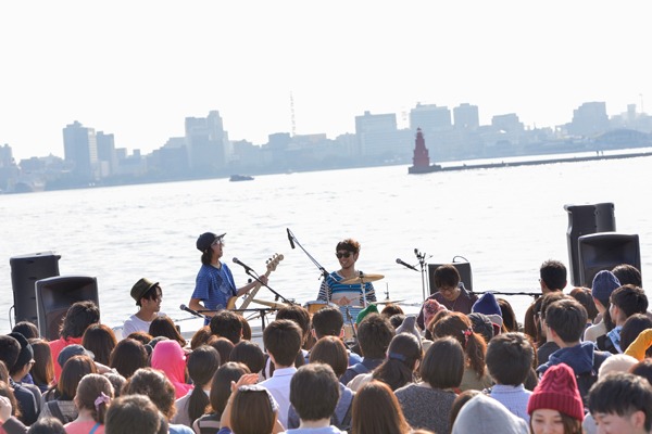 2014年に行われたPHONO TONESの船上ライブの様子。（撮影：古溪一道）