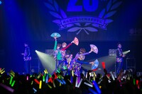 超特急（撮影：米山三郎［SignaL］）