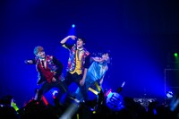 左からユーキ、ユースケ、ETSU。（撮影：米山三郎［SignaL］）