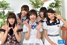 左から平田梨奈、川後陽菜、和田まあや、北野日奈子、能條愛未。 (c)TBS