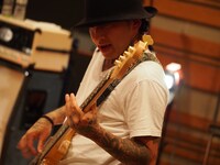 武史（B / 山嵐、OZROSAURUS）（写真提供：イノベーター）