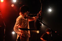 高津戸信幸（Vo, G）（Photo by Yusuke Satou）