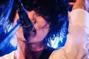 高津戸信幸（Vo, G）（Photo by Yusuke Satou）