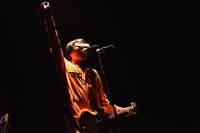 ハヤシ（G, Vo, Syn, Programming）（撮影：古渓一道）