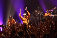 POLYSICS「POLYSICS TOUR 2015“HEN 愛 LET'S GO!”～ツナギなぼくら ツアーで、胸キュン。～」東京・TSUTAYA O-EAST公演の様子。（撮影：古渓一道）