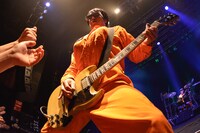 ハヤシ（G, Vo, Syn, Programming）（撮影：古渓一道）