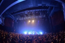POLYSICS「POLYSICS TOUR 2015“HEN 愛 LET'S GO!”～ツナギなぼくら ツアーで、胸キュン。～」東京・TSUTAYA O-EAST公演の様子。（撮影：古渓一道）