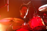 KOUICHI（Dr, Cho）（Photo by Tetsuya Yamakawa[showcase]）