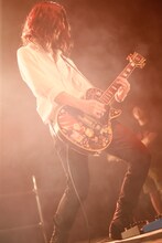 NAKA（G / The BONEZ）（Photo by Tetsuya Yamakawa[showcase]）