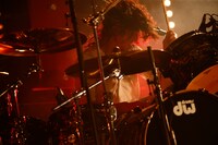 ZAX（Dr / The BONEZ）（Photo by Tetsuya Yamakawa[showcase]）