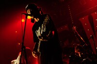 越智健太（G, Vo / BUZZ THE BEARS）（Photo by teppei kishida）