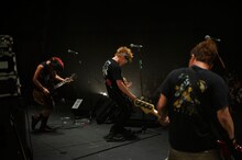 GOOD4NOTHINGのライブの様子。（撮影：瀧本“JON…”行秀）