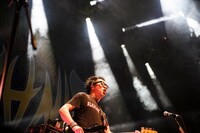 津田紀昭（B / KEMURI）（撮影：瀧本“JON…”行秀）