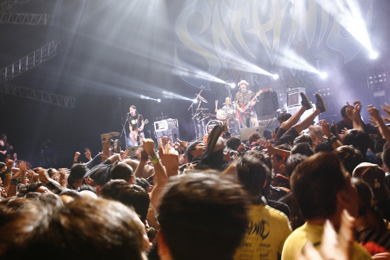 MONGOL800のライブの様子。（Photo by Tetsuya Yamakawa[showcase]）