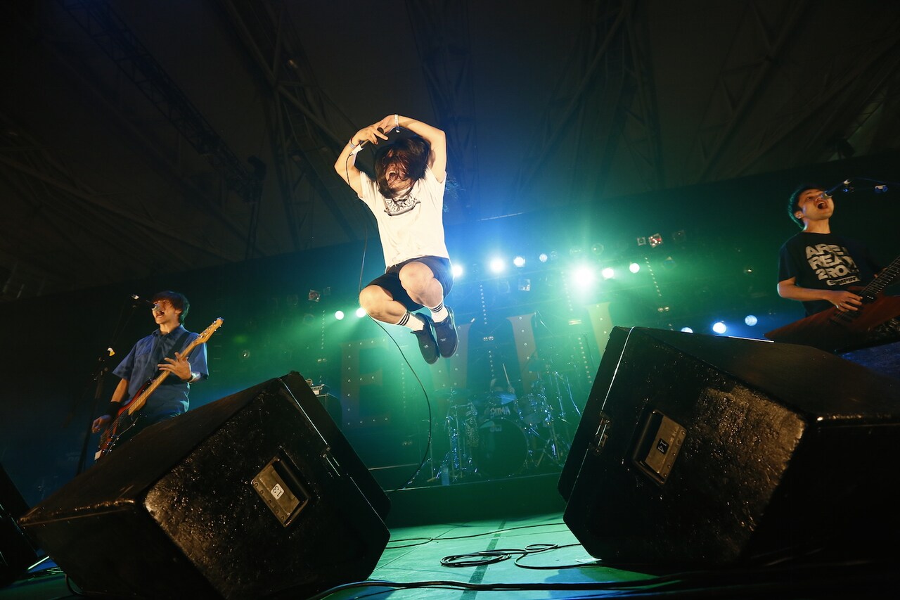 幕張に猛者23組が集結「SATANIC CARNIVAL'15」スタート