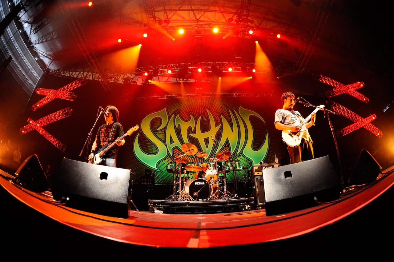 OVER ARM THROW＆ロットン、白熱ライブで序盤「SATAN STAGE」飾る