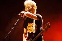 清水泰次（B / 怒髪天）（撮影：瀧本“JON…”行秀）