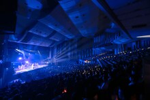 「Salyu Tour 2015 Android & Human Being」NHKホール公演の様子。（Photo by Taku Fujii）