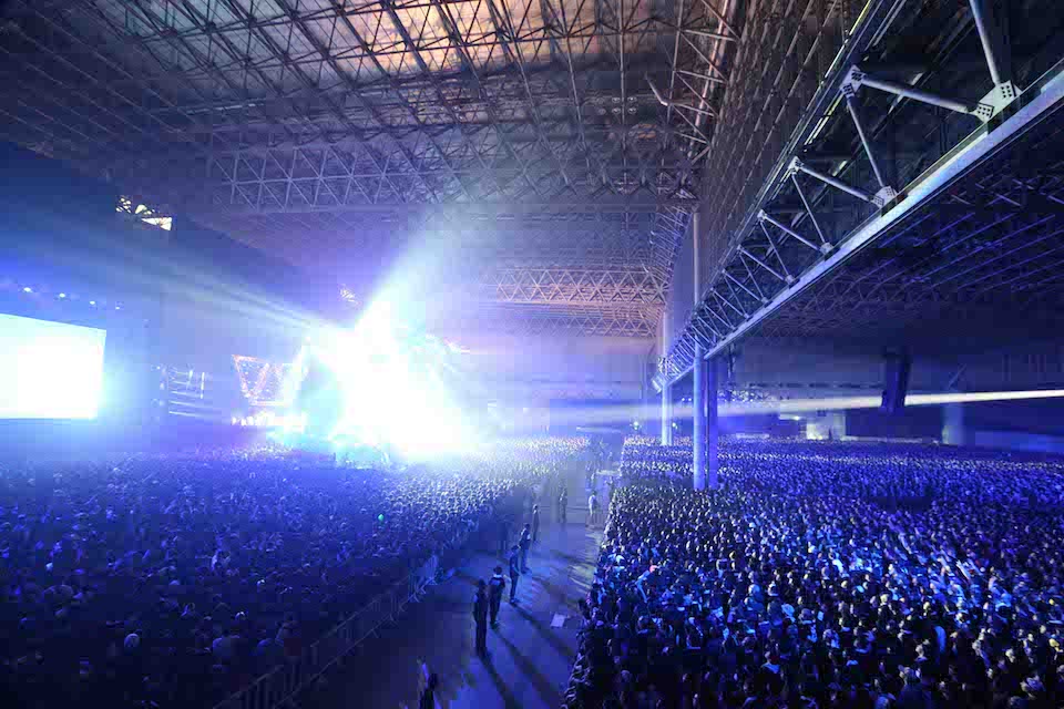 「BABYMETAL WORLD TOUR 2015 ～巨大天下一メタル武道会～」の様子。（Photo by Taku Fujii / MIYAAKI Shingo）