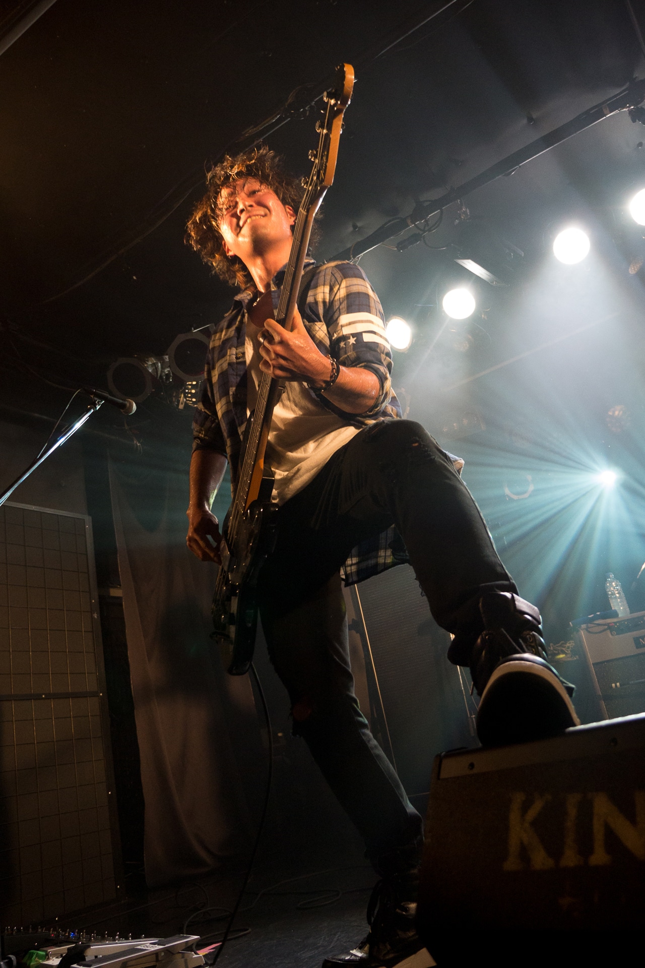辻村勇太（B / BLUE ENCOUNT）（撮影：井上写真事務所）