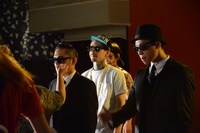 ダンスシーンの撮影に臨むCLIEVY（左）とKEEN（右）。