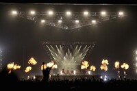 「BABYMETAL WORLD TOUR 2015 ～巨大天下一メタル武道会～」の様子。（Photo by Taku Fujii / MIYAAKI Shingo）