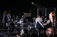 「Salyu Tour 2015 Android & Human Being」NHKホール公演の様子。（Photo by Taku Fujii）