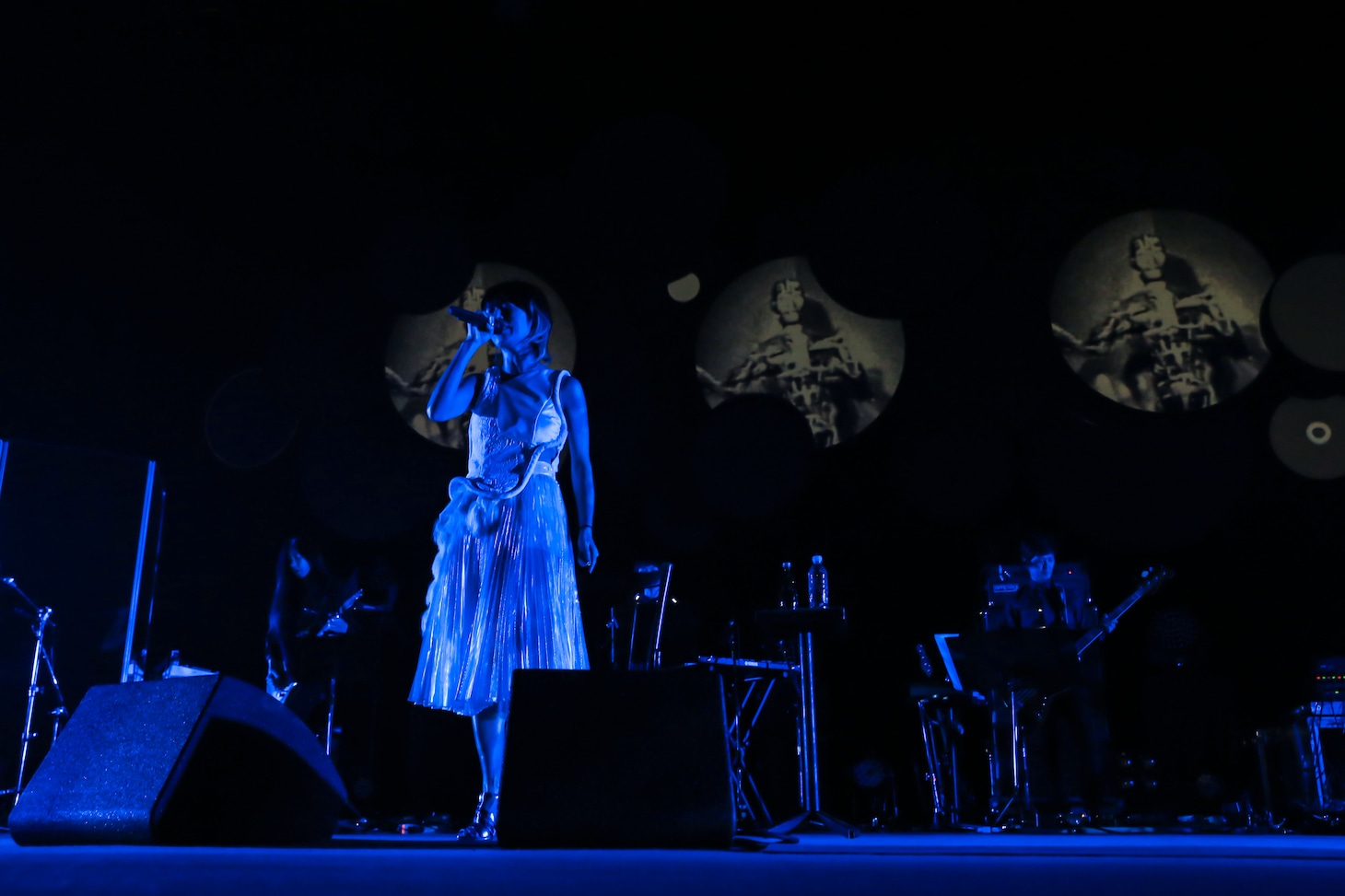 「Salyu Tour 2015 Android & Human Being」NHKホール公演の様子。（Photo by Taku Fujii）