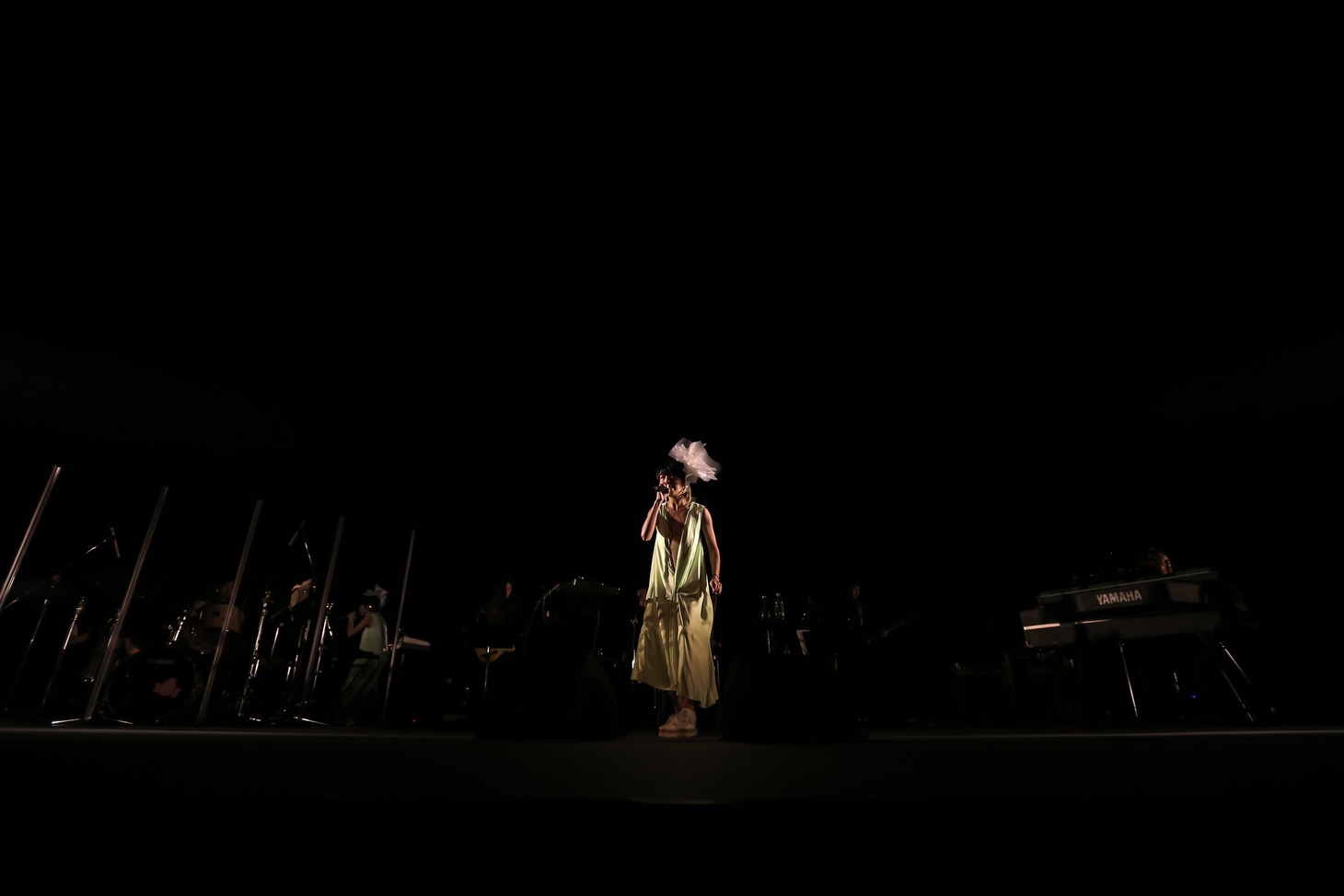 「Salyu Tour 2015 Android & Human Being」NHKホール公演の様子。（Photo by Taku Fujii）