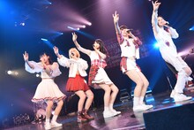 「ベイビーレイズ JAPAN SPRING TOUR 2015 -IDOROCK SENSATION-」の様子。