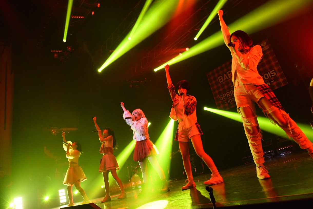 「ベイビーレイズ JAPAN SPRING TOUR 2015 -IDOROCK SENSATION-」の様子。