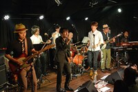 柴山一幸「New Album『YELLING』発売記念ワンマンライブ」の模様。