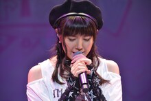 竹達彩奈「Ayachi Birthday 2015 あやテレ」夜の部の様子。