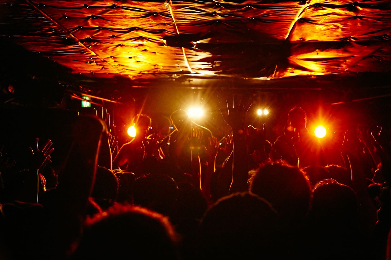 昨年11月9日開催「︎Broccasion Live –Back to Basic-」東京・下北沢SHELTER公演の様子。（Photo by Jun Matarai）