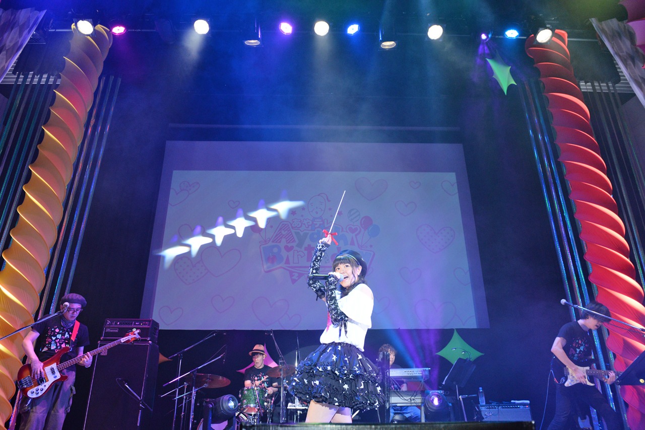 竹達彩奈「Ayachi Birthday 2015 あやテレ」夜の部の様子。