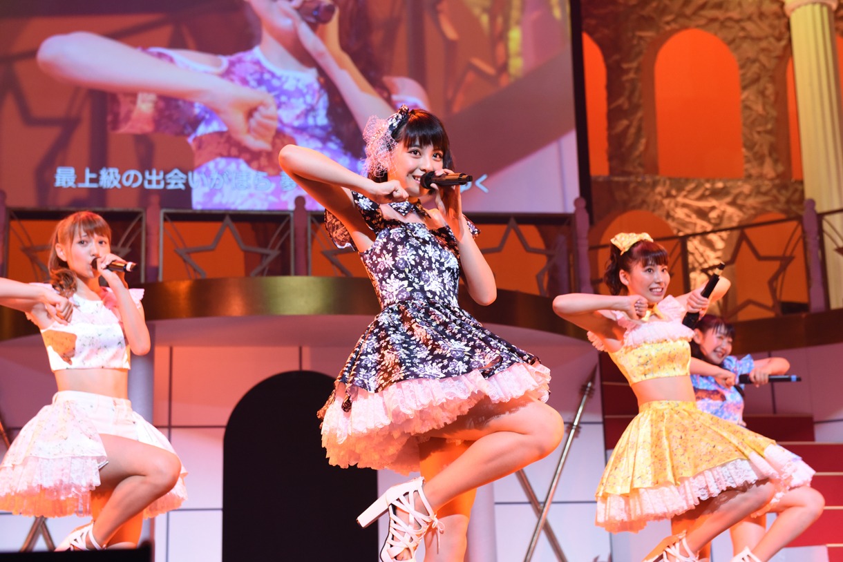 「SUPER☆GiRLS LIVE 2015 5th Anniversary TOUR～SUPER☆CASTLE～」千秋楽公演の様子。