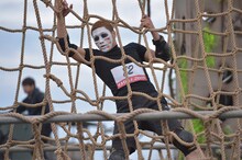 悲願の1stステージクリアを目指す樽美酒研二（ゴールデンボンバー）。 (c)TBS